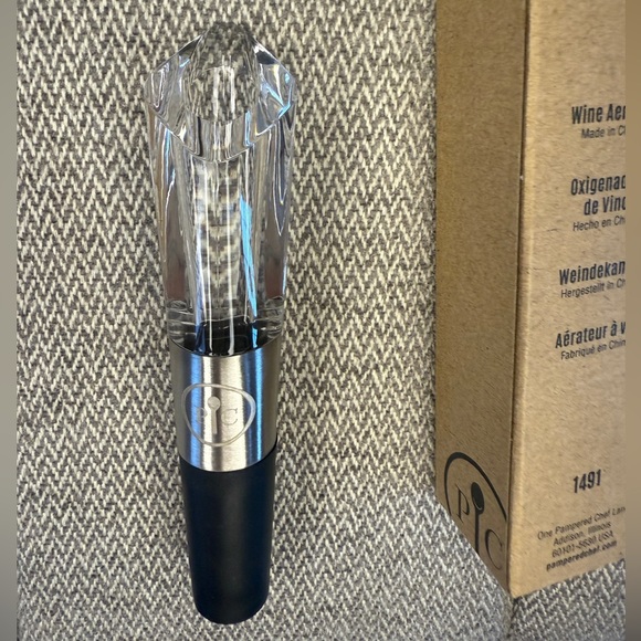 Electric Wine Opener + Wine Aerator Bundle — Pampered Chef - Picture 5 of 17